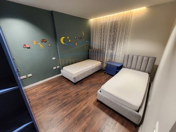 Tirane, jepet me qera apartament 2+1 Kati 1, 115 m² 1.200 € (Liqeni i Thate)