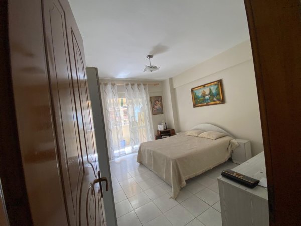 Tirane, jepet me qera apartament 2+1+Ballkon , 101 m² 600 € (Rruga Dritan hoxha)