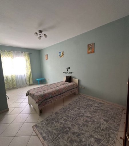 Tirane, jepet me qera apartament 2+1 Kati 3, 106 m² 500 € (PRANE PASTICERI NELA)