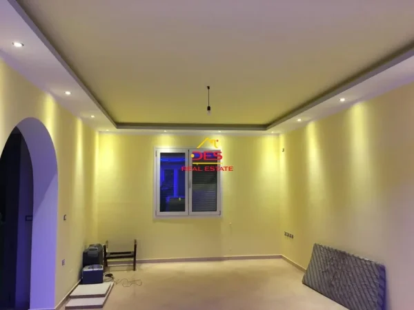 Vlore, shitet Vile 4+1+Ballkon Kati 2, 190 m² 185.000 € (Novoselë)