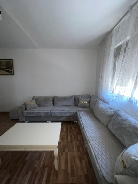 Tirane, jepet me qera apartament 1+1 Kati 2, 80 m² 450 € (Qsut , Universiteti Mjeksis)