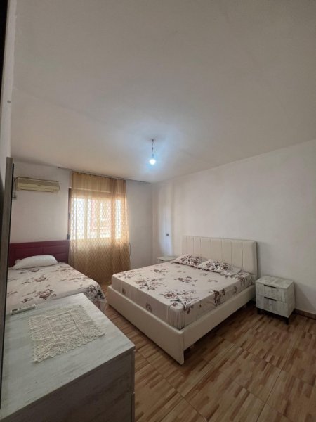 Tirane, jepet me qera apartament 1+1 Kati 2, 80 m² 450 € (Qsut , Universiteti Mjeksis)