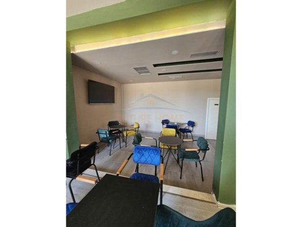 Durres, jepet me qera vetem 1 dhome 1+1 Kati 0, 171 m² 1.250 € 