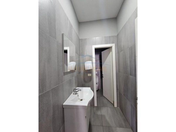 Durres, jepet me qera vetem 1 dhome 1+1 Kati 0, 171 m² 1.250 € 