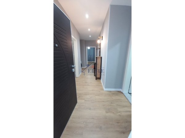 Tirane, jepet me qera apartament 2+1+Ballkon Kati 2, 150 m² 900 € (Kopshti Botanik)