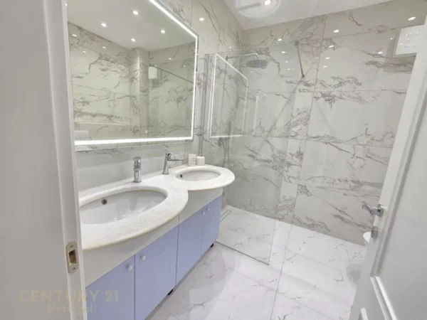 Tirane, jepet me qera apartament 2+1+2 Kati 5, 120 m² 1.150 € (Rruga Reshit Collaku, Shallvaret Tirane)