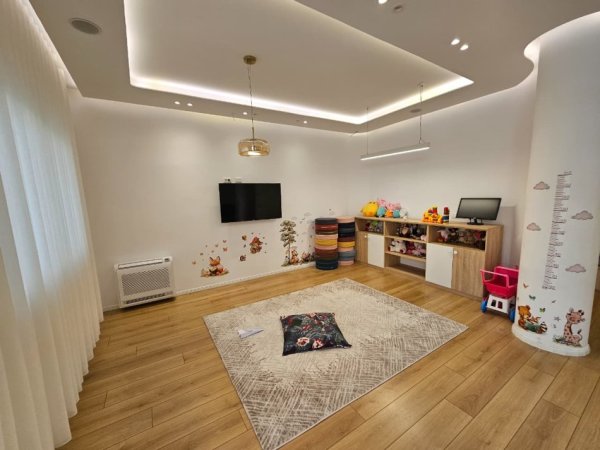 Tirane, jepet me qera Vile 2 Katshe , 200 m² 2.500 € (Parku Olimpik)