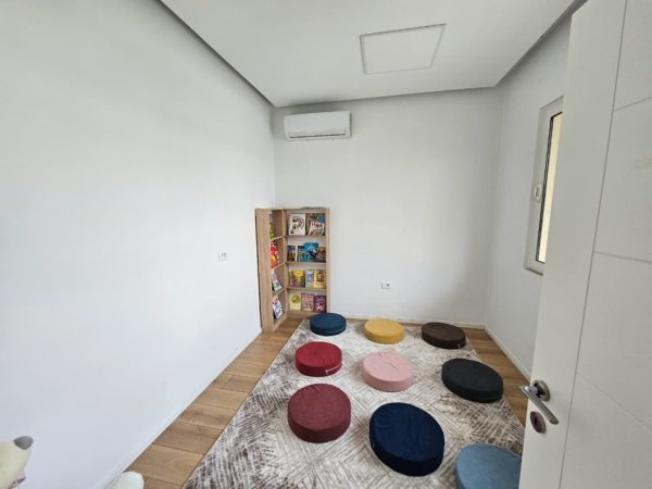 Tirane, jepet me qera Vile 2 Katshe , 200 m² 2.500 € (Parku Olimpik)