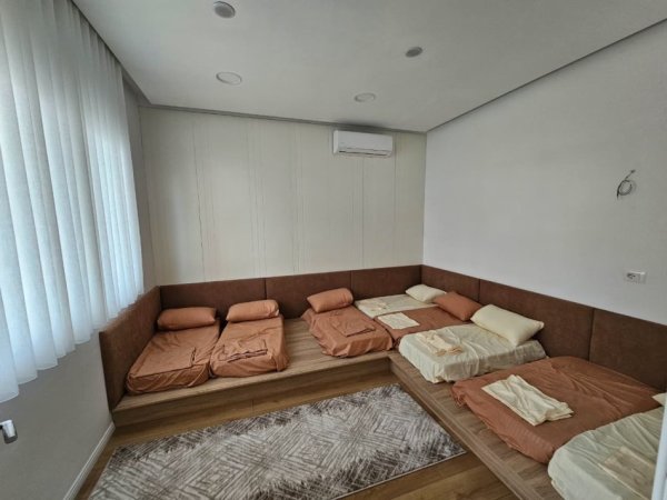 Tirane, jepet me qera Vile 2 Katshe , 200 m² 2.500 € (Parku Olimpik)
