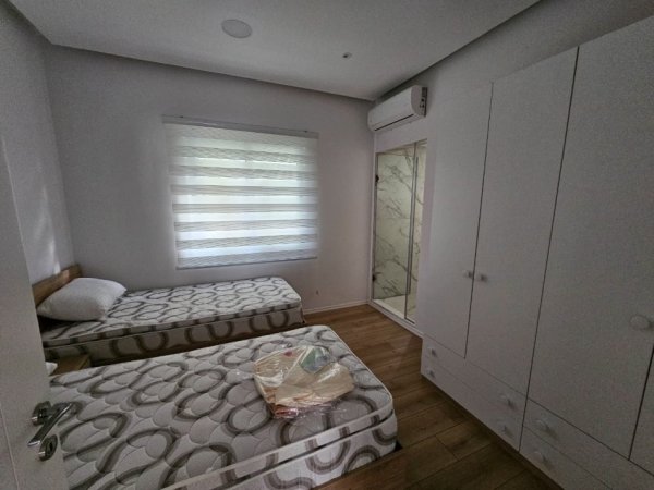 Tirane, jepet me qera Vile 2 Katshe , 200 m² 2.500 € (Parku Olimpik)
