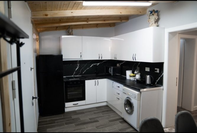Tirane, jepet me qera shtepi 2+1 Kati 0, 60 m² 551 € (Frosina Plaku)