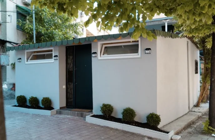 Tirane, jepet me qera shtepi 2+1 Kati 0, 60 m² 551 € (Frosina Plaku)