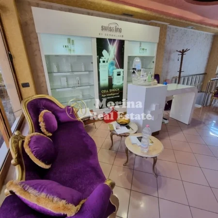 Tirane, jepet me qera dyqan Kati 1, 130 m² 1000 € (Rruga e Bogdanëve, Çam Market, Njësia Bashkiake Nr. 10,)