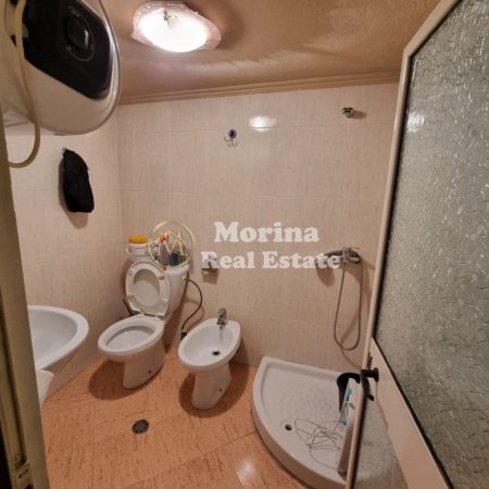 Tirane, jepet me qera dyqan Kati 1, 130 m² 1.300 € (Rruga e Bogdanëve, Çam Market, Njësia Bashkiake Nr. 10,)