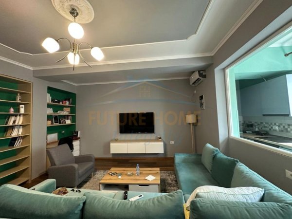 Tirane, jepet me qera Vile 3 Katshe Kati 3, 150 m² 1.200 € (Rruga Mihal Grameno)