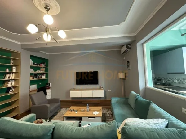 Tirane, shitet Vile 3 Katshe , 210 m² 500.000 € (Rruga Mihal Grameno)