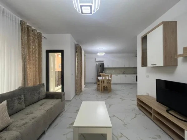 Tirane, jepet me qera apartament 2+1 Kati 1, 120 m² 750 € (Tregu Elektrik)