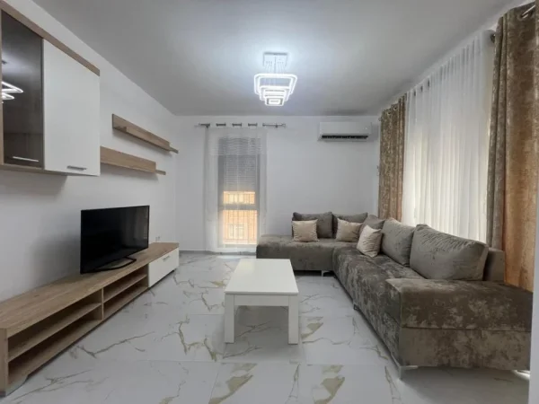 Tirane, jepet me qera apartament 2+1 Kati 1, 120 m² 750 € (Tregu Elektrik)