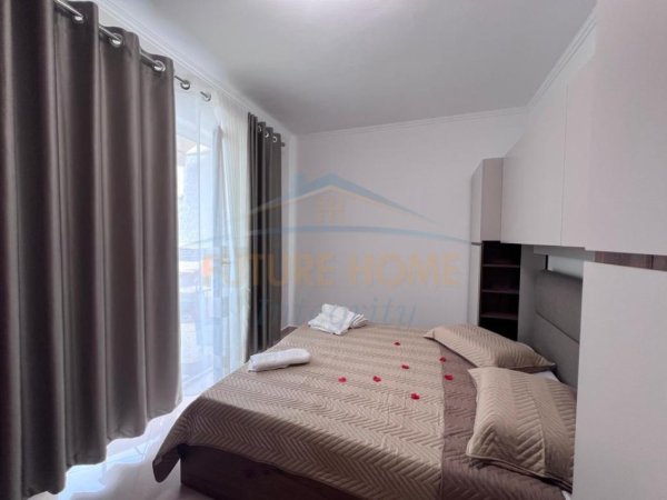 Tirane, jepet me qera apartament 2+1+Ballkon Kati 8, 115 m² 780 € (Rruga 5 Maji)