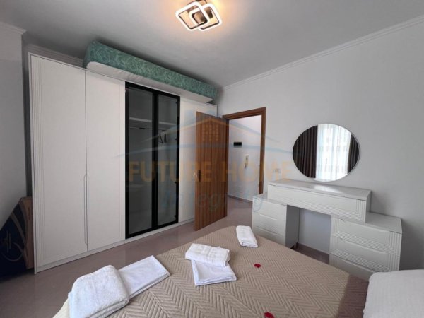 Tirane, jepet me qera apartament 2+1+Ballkon Kati 8, 115 m² 780 € (Rruga 5 Maji)