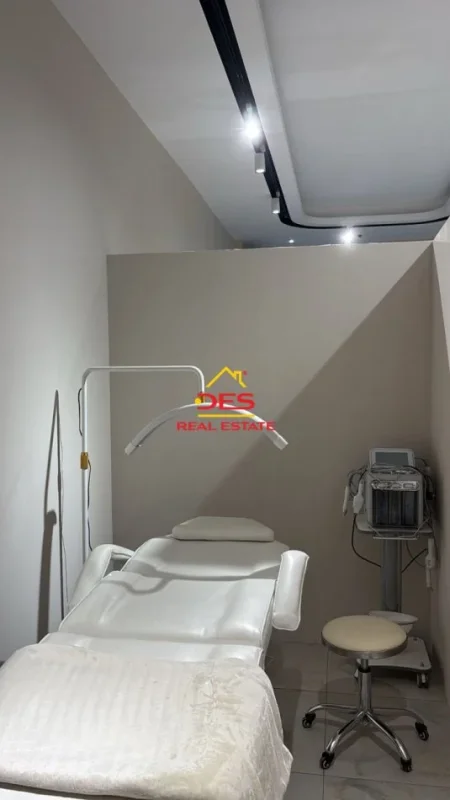 Vlore, shitet ambjent biznesi Kati 0, 35 m² (Rruga Zaho Koka)