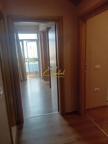 Tirane, jepet me qera apartament 1+1+Ballkon Kati 5, 72 m² 55.000 LEKE (URA E NISHARAKUT)