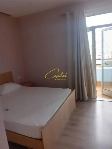 Tirane, jepet me qera apartament 1+1+Ballkon Kati 5, 72 m² 55.000 LEKE (URA E NISHARAKUT)