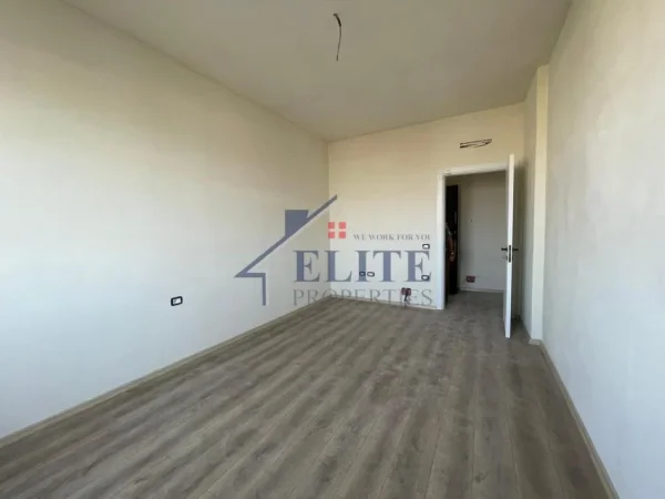 Tirane, shitet apartament 2+1+Ballkon Kati 2, 104 m² (Kamez)