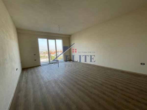 Tirane, shitet apartament 2+1+Ballkon Kati 2, 104 m² (Kamez)