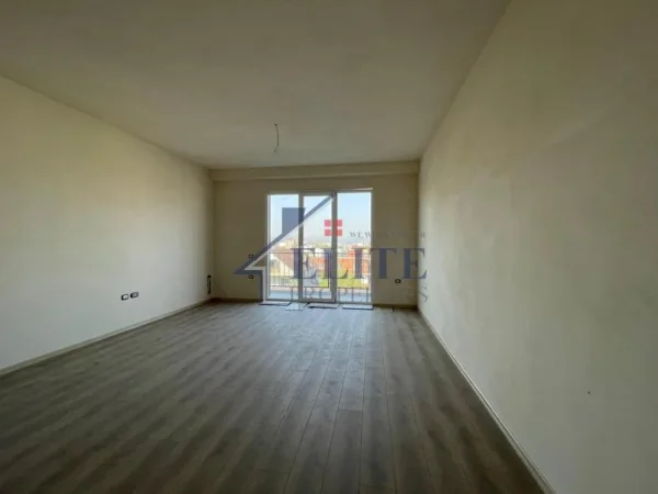 Tirane, shitet apartament 2+1+Ballkon Kati 2, 104 m² (Kamez)