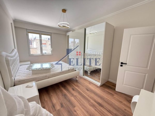 Tirane, jepet me qera apartament 2+1+Ballkon Kati 2, 100 m² 650 € (Kompleksi Magnet)