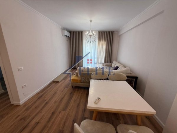 Tirane, jepet me qera apartament 2+1+Ballkon Kati 2, 100 m² 650 € (Kompleksi Magnet)