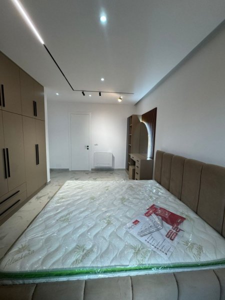 Tirane, jepet me qera apartament 2+1+Aneks+Ballkon Kati 5, 120 m² 1.300 € (Kompleksi Delijorgji)