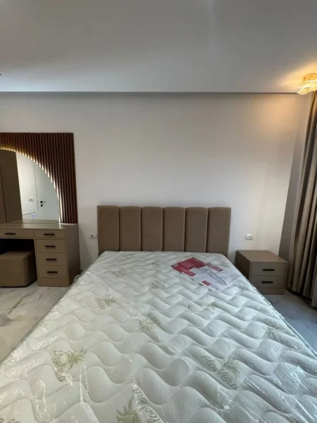 Tirane, jepet me qera apartament 2+1+Aneks+Ballkon Kati 5, 120 m² 1.300 € (Kompleksi Delijorgji)