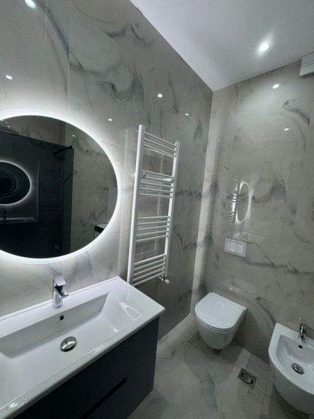 Tirane, jepet me qera apartament 2+1+Aneks+Ballkon Kati 5, 120 m² 1.300 € (Kompleksi Delijorgji)