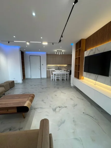 Tirane, jepet me qera apartament 2+1 Kati 5, 120 m² 1.299 € (Kompleksi delijorgji)