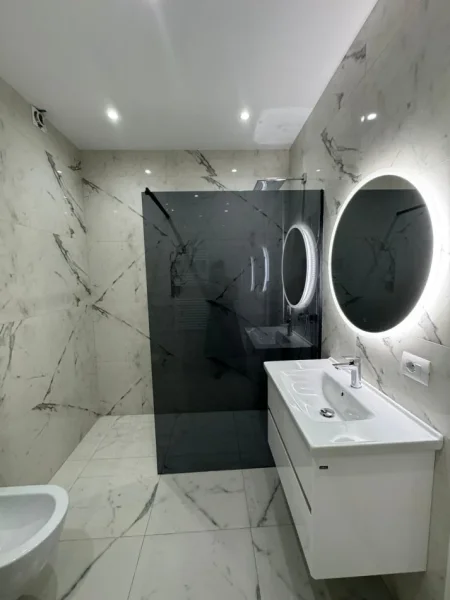 Tirane, jepet me qera apartament 2+1 Kati 5, 120 m² 1.299 € (Kompleksi delijorgji)