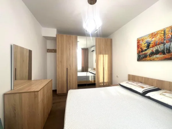 Tirane, jepet me qera garsonier 1+1 Kati 9, 40 m² 500 € (Sheshi Willson)