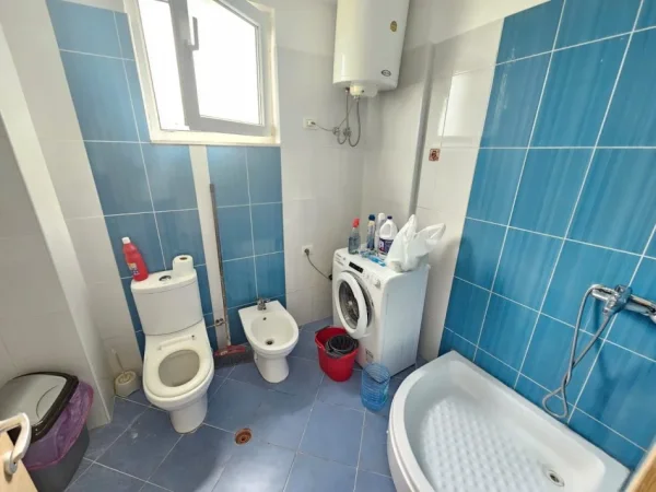 Tirane, jepet me qera apartament 2+1 Kati 3, 90 m² 700 € (Kompleksi FZ)