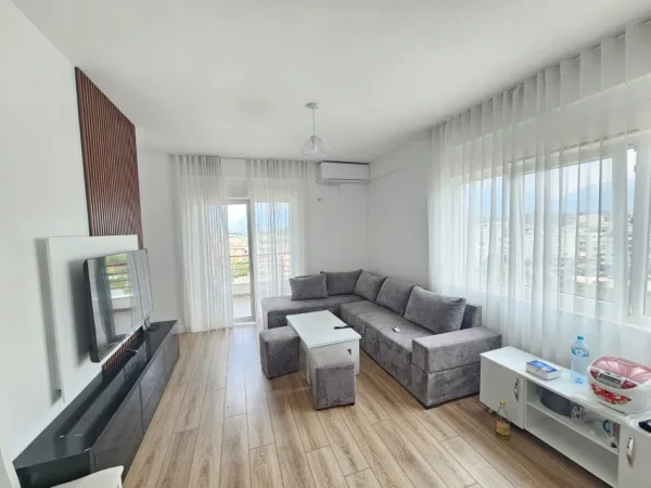 Tirane, jepet me qera apartament 2+1 Kati 3, 90 m² 700 € (Kompleksi FZ)
