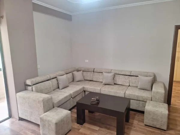 Tirane, jepet me qera apartament 2+1 Kati 2, 110 m² 600 € (Don Bosko)