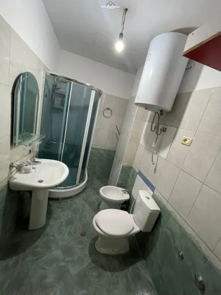 Tirane, jepet me qera apartament 2+1 Kati 2, 110 m² 600 € (Don Bosko)