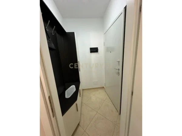 Tirane, jepet me qera apartament 2+1 Kati 4, 120 m² 480 € 