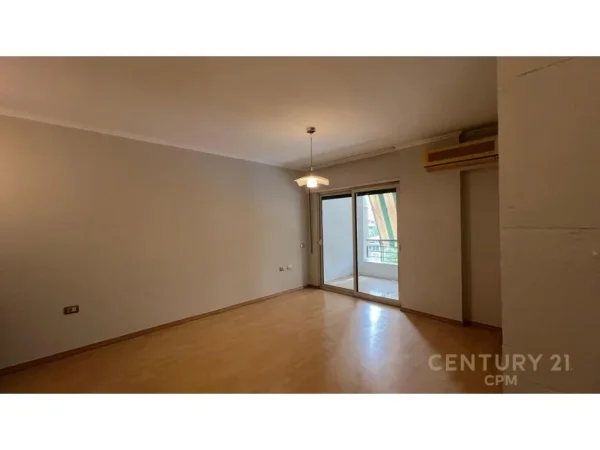 Tirane, shes apartament 2+1 Kati 2, 99 m² 240.000 € (Komuna Parisit)