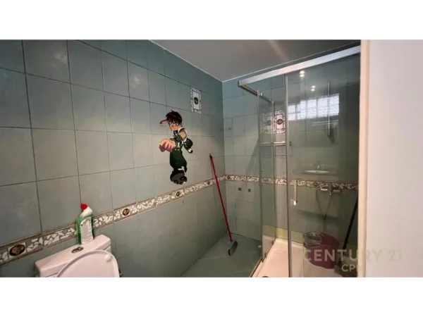 Tirane, shes apartament 2+1 Kati 2, 99 m² 240.000 € (Komuna Parisit)