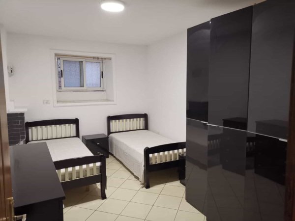 Tirane, jepet me qera Vile 1+1 Kati 1, 75 m² 450 € (pazari i ri)