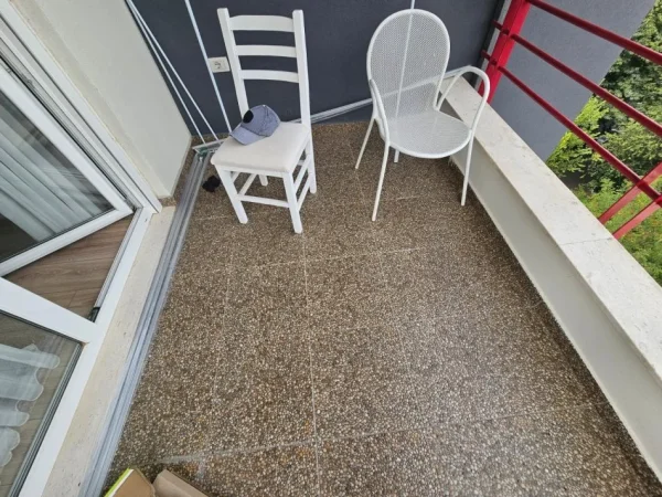 Tirane, jepet me qera apartament 2+1 Kati 3, 90 m² 700 € (liqeni i thate)