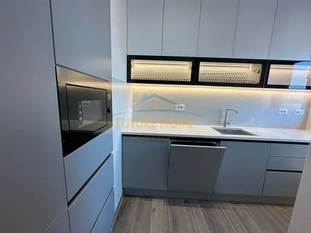 Tirane, jepet me qera apartament 2+1+ Verande + Parking, Kati 8, 117 m² 1.500 € (Kompleksi Delijorgji)