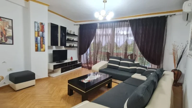 Tirane, jepet me qera apartament 2+1 Kati 3, 115 m² 660 € (Viva Market Don Bosko)