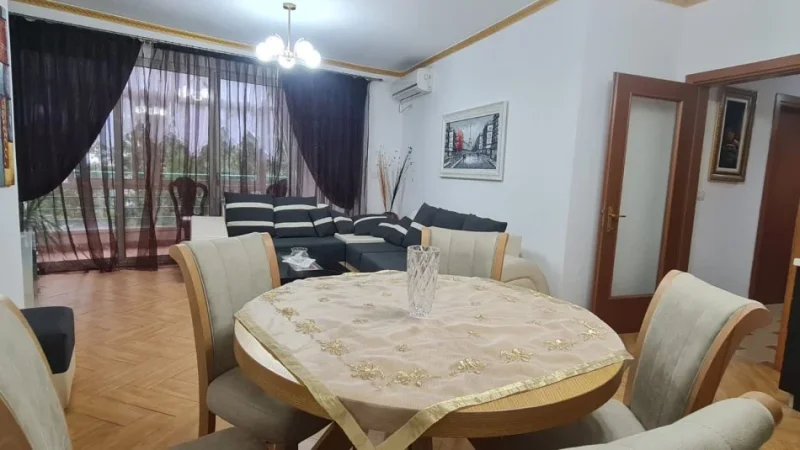 Tirane, jepet me qera apartament 2+1 Kati 3, 115 m² 660 € (Viva Market Don Bosko)